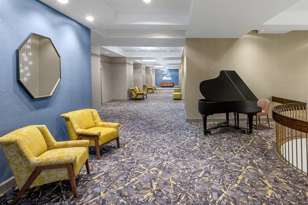 Holiday Inn & Suites Pittsfield-Berkshires By Ihg Exterior foto
